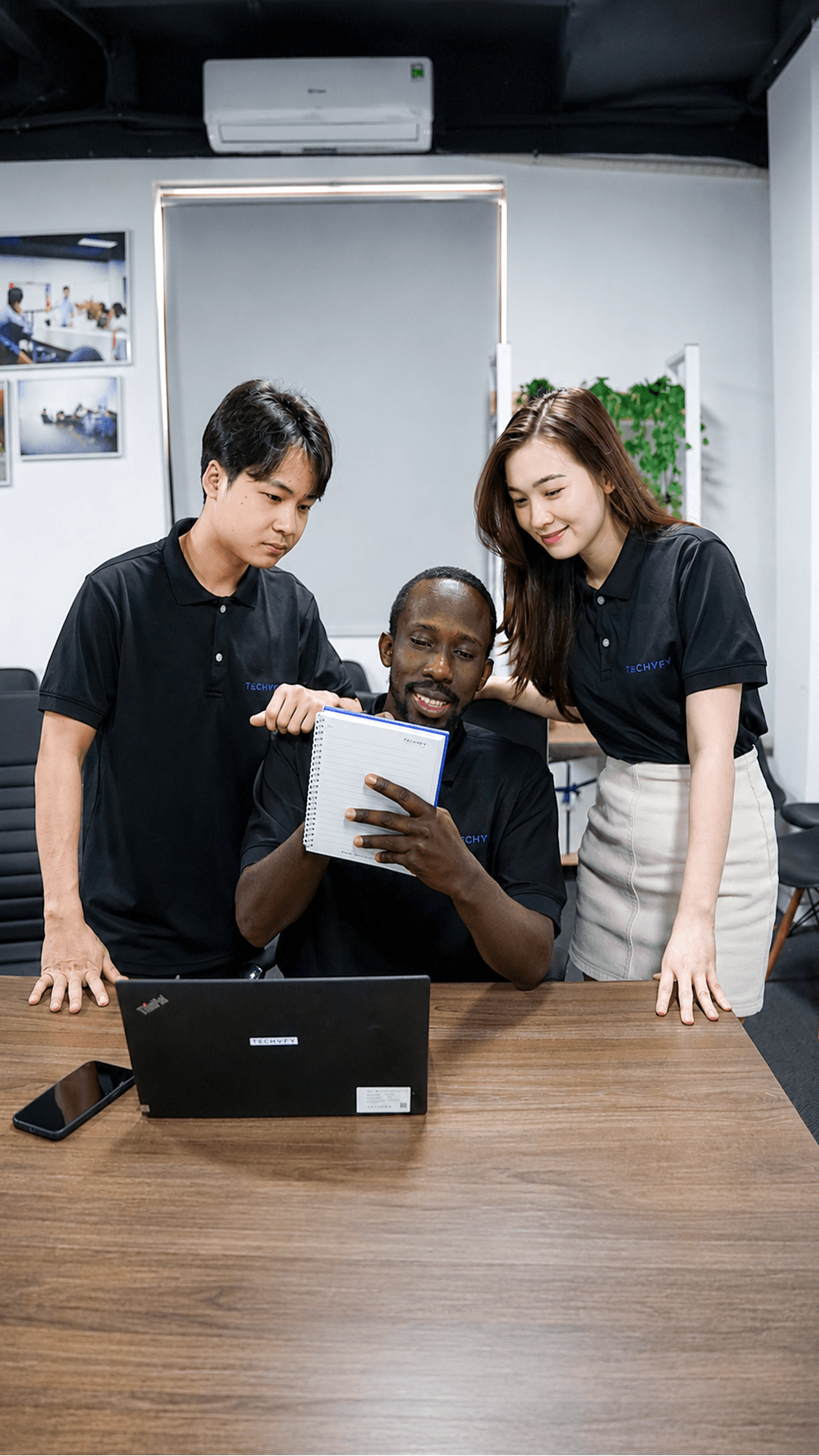 Định Hướng & Nền Tảng