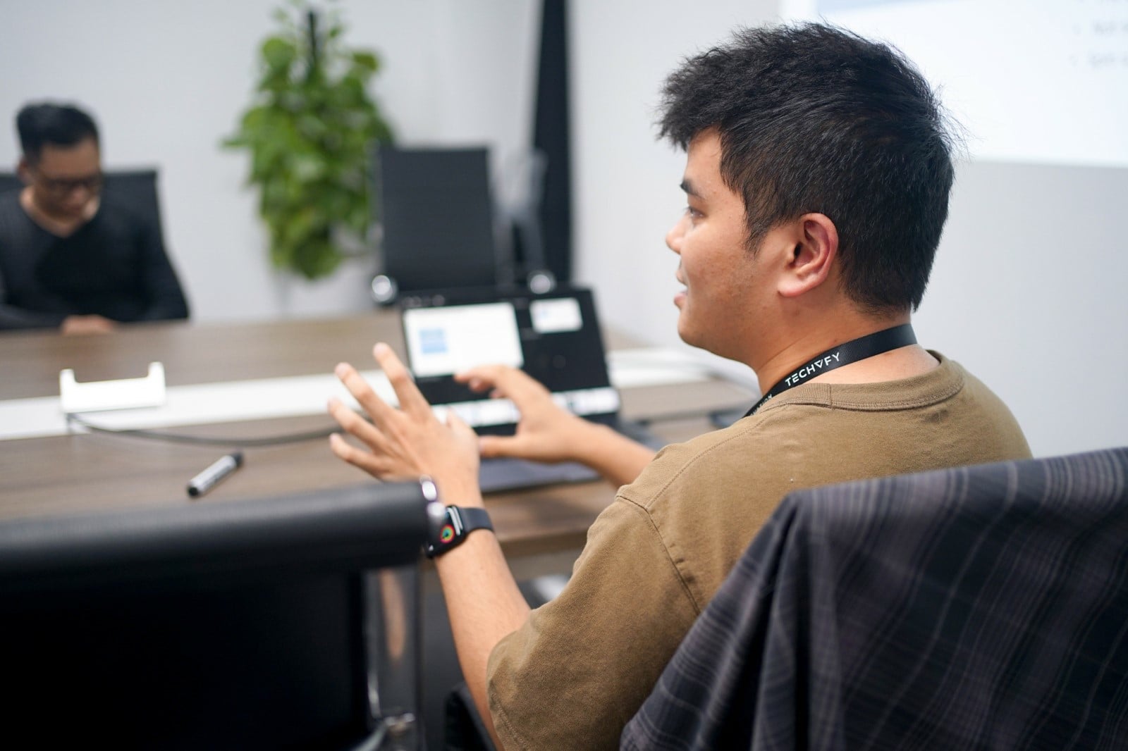 Speaker David Ho presenting at TECHVICON #17