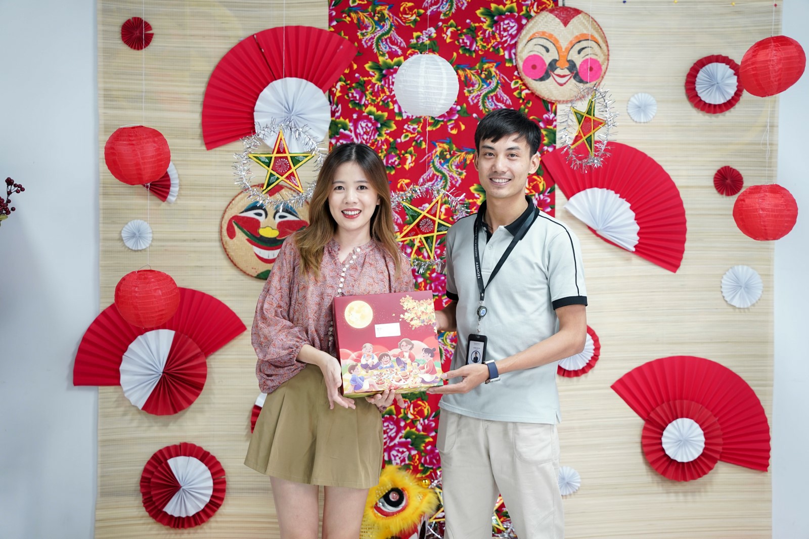 TECHVIFY Mid-Autumn Festival group photo